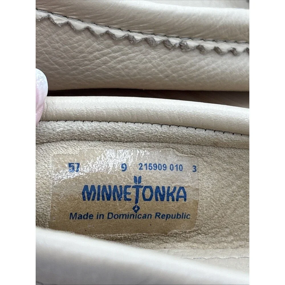 Minnetonka size color